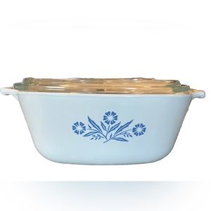 Corning Ware Blue Cornflower 1 1/2 Qt With Lid- GREAT CONDITION